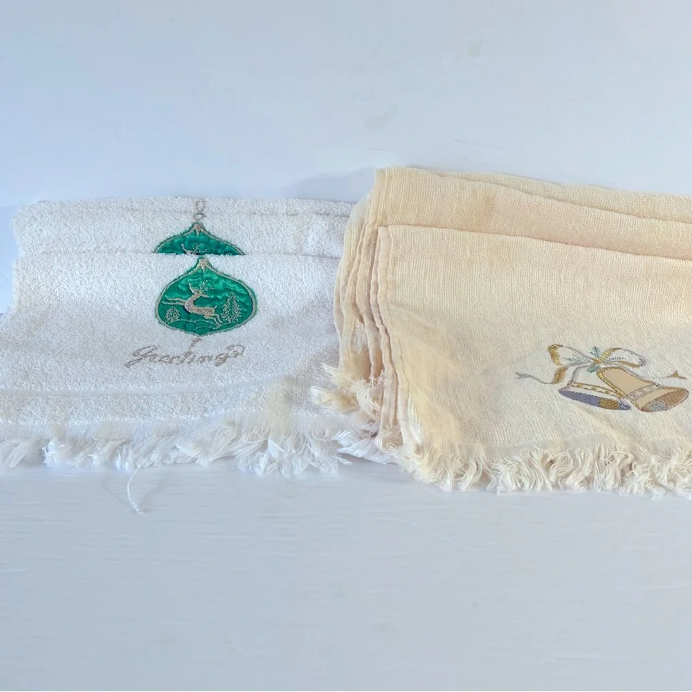 VTG Holiday Christmas Hand Towels 3 Cannon Green Ornament 3 Silver Bells Fringe